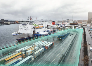 Volvo introduces automatic speed restriction option in new trucks