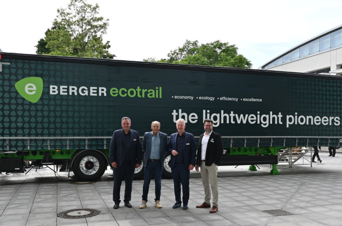 Berger launches lightweight curtainsider for metal coil transportation at Transport Logistic