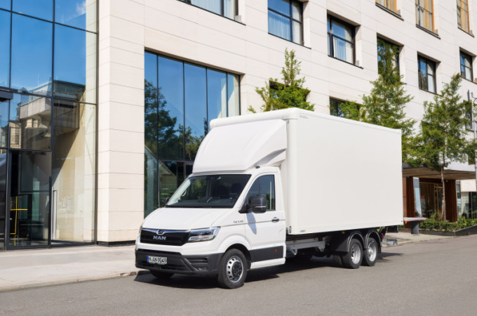 MAN expands TGE customisation options with new tipper and box van variants