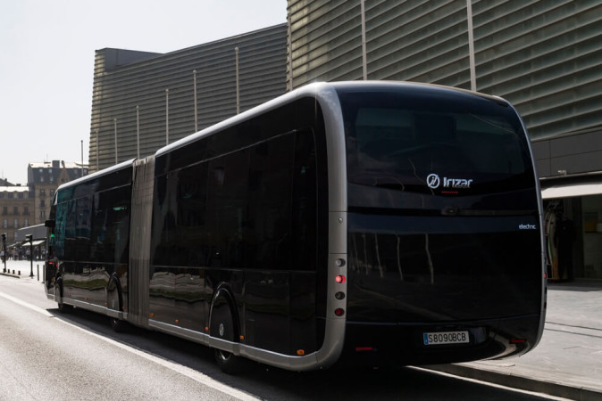 Irizar to supply 14 electric ie tram buses to London Gatwick Airport