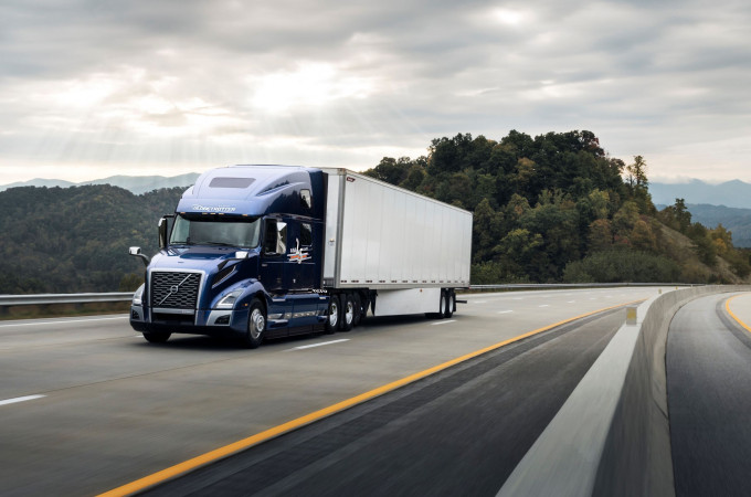 Volvo Trucks North America celebrates 25th anniversary of its VNL