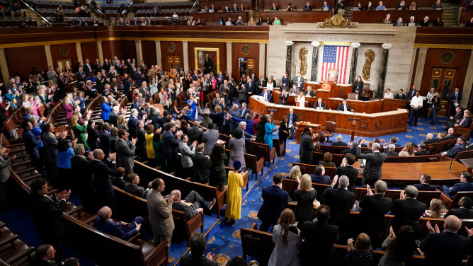 U.S. Congress advances landmark legislation on autonomous trucking