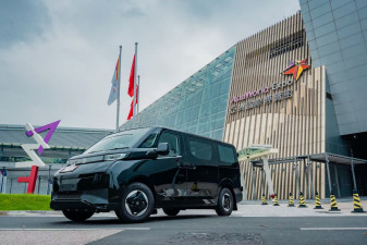 Farizon unveils e-taxi at the Hong Kong Auto Show
