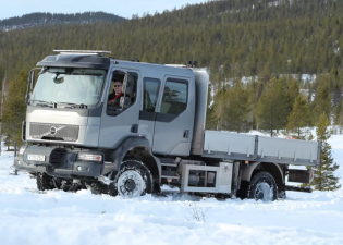 Volvo launches 4x4 version of FL truck