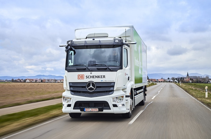 Daimler Truck delivers first eActros to DB Schenker